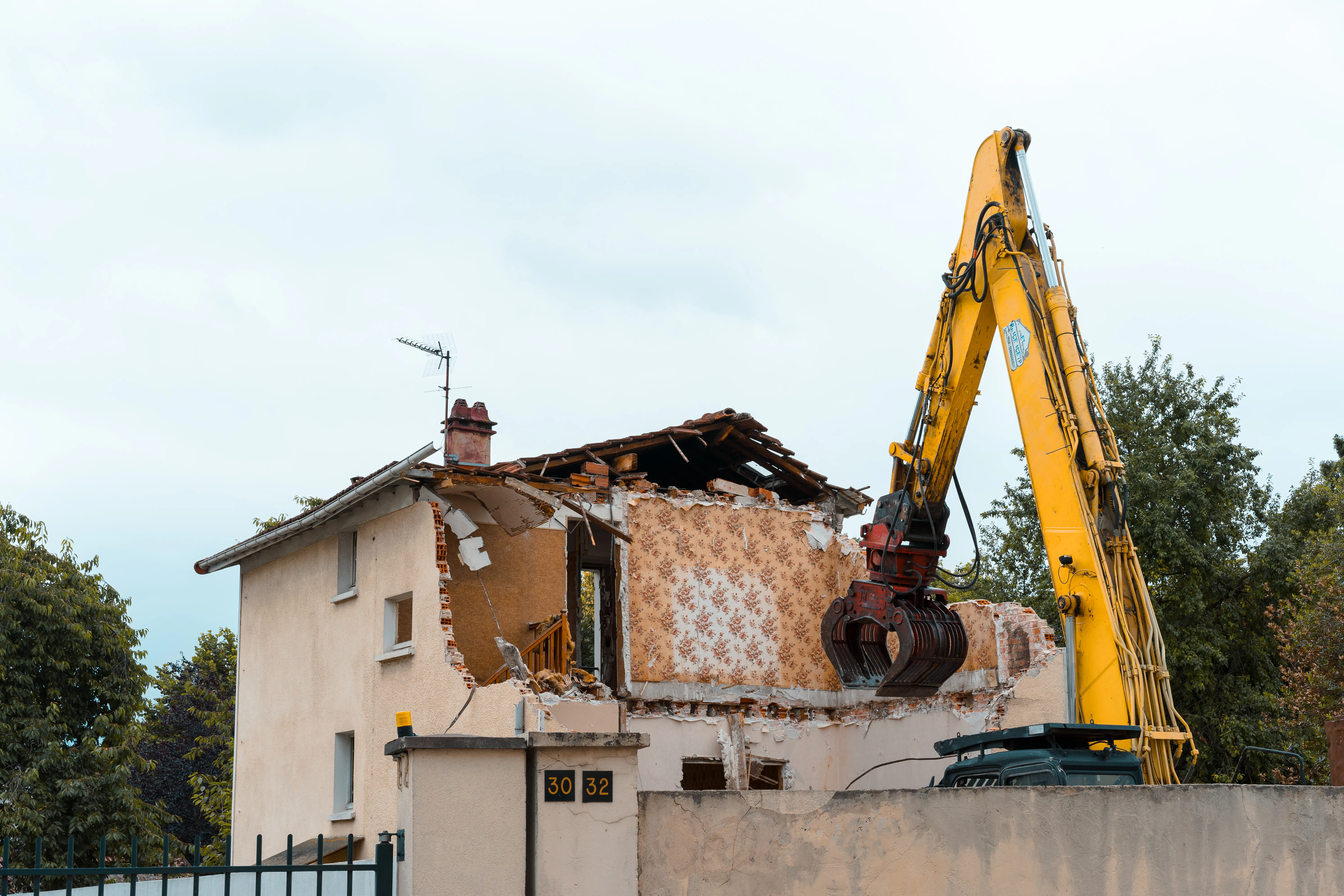 Professional demolition services in Dallas, TX